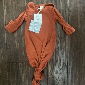 Kate Quinn NWT ribbed gown 0-3